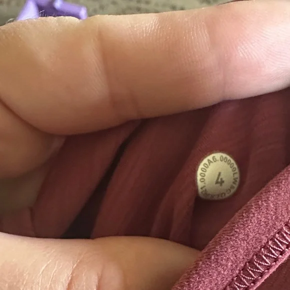 Lululemon Invigorate High-Rise‎ Crop 23" Heathered Red Merlot Everlux Size 6 EUC - Picture 4 of 4